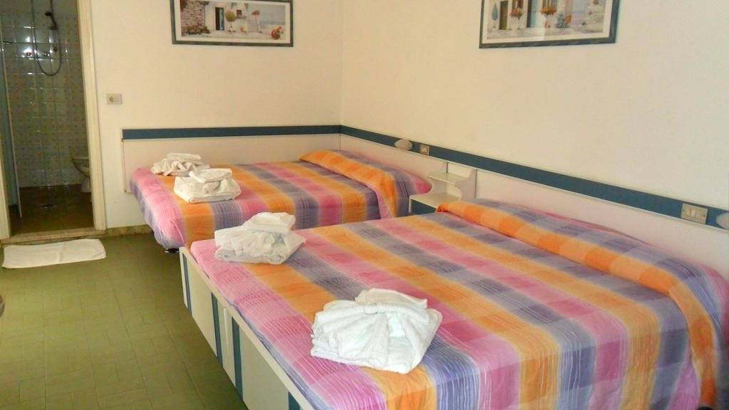 Hotel Michelangelo Bellaria-Igea Marina Quarto foto